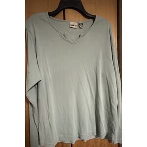 L.L.Bean Women’s Long Sleeve Shirt Green V-Neck Stretch Soft Comfortable